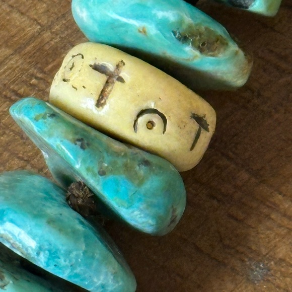 Jes Maharry “To Love” unisex one of a kind turquoise disc bracelet. New in box. - Picture 5 of 11